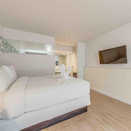 Travel Lodge By Wyndham 10 Min From Disney كيسيمي المظهر الخارجي الصورة