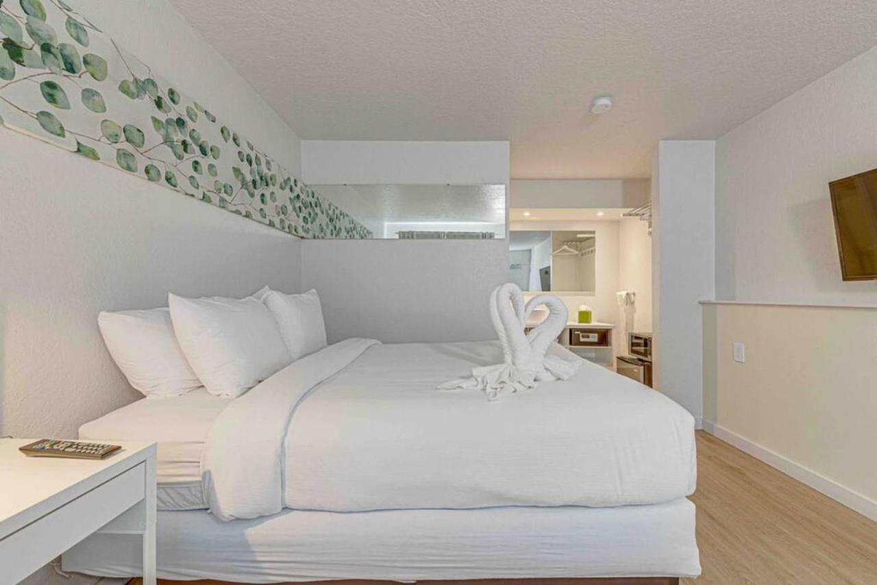 Travel Lodge By Wyndham 10 Min From Disney كيسيمي المظهر الخارجي الصورة
