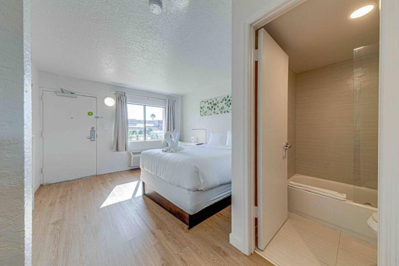Travel Lodge By Wyndham 10 Min From Disney كيسيمي المظهر الخارجي الصورة